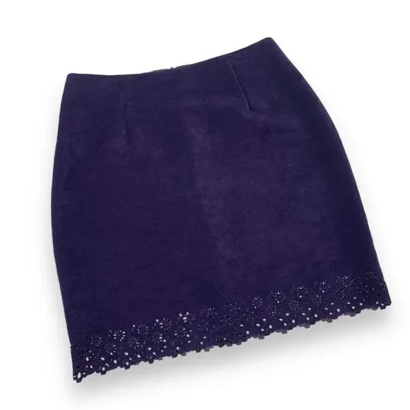 90's FASHION BUG purple faux suede mini skirt with floral cut out along bottom - Picture 4 of 14